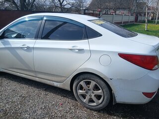 2015 Hyundai Solaris I Рестайлинг, белый, 850000 рублей, вид 2