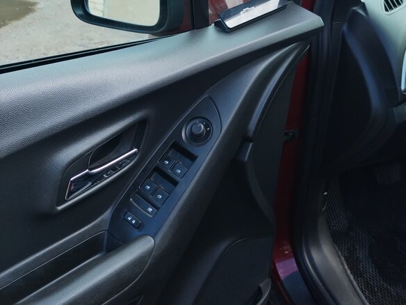 2020 Chevrolet Trax I Рестайлинг, пурпурный, 1400000 рублей - вид 15