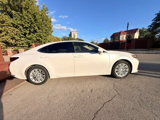 2016 Lexus ES 250 VI Рестайлинг, белый, 3000000 рублей, вид 4