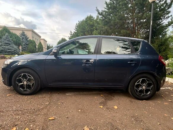 2010 Kia Ceed I Рестайлинг, синий, 1050000 рублей - вид 4
