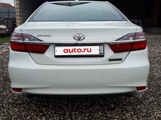 2017 Toyota Camry VII (XV50) Рестайлинг, белый, 2850000 рублей, вид 4