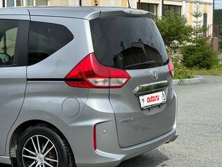 2018 Honda Freed II, серебристый, 1455000 рублей, вид 5