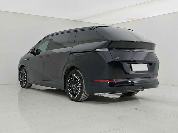 2026 Xpeng X9 I, серый, 5840700 рублей - вид 3
