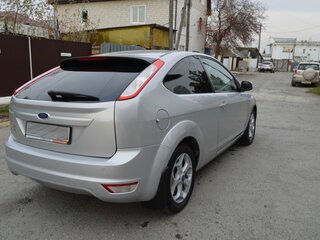 2010 Ford Focus II Рестайлинг, серебристый, 890000 рублей, вид 5