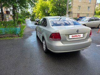 2011 Volkswagen Polo V, серебристый, 420000 рублей, вид 2