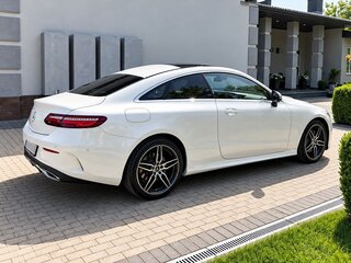 2017 Mercedes-Benz E-Класс 300 V (W213, S213, C238), белый, 3799999 рублей, вид 2