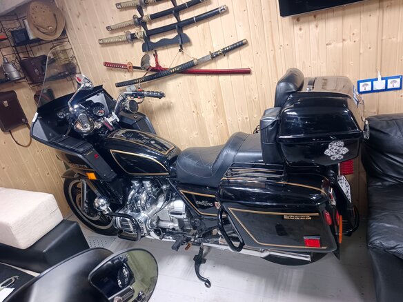 1983 Honda GL 1100 Gold Wing, чёрный, 2000000 рублей