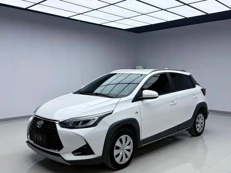 2022 Toyota Yaris L XP150 Рестайлинг, белый, 1490000 рублей, вид 1