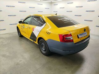 2020 Skoda Octavia III (A7) Рестайлинг, белый, 855000 рублей, вид 4