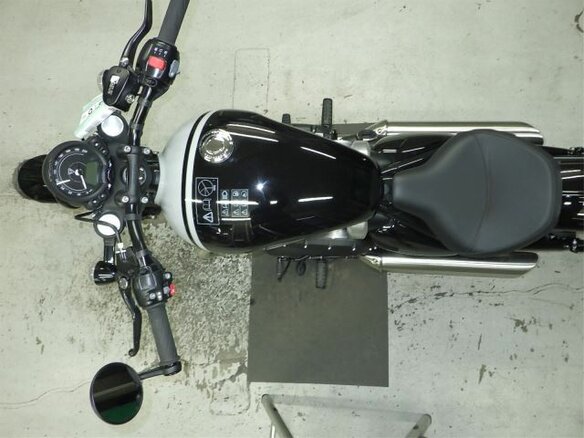 2025 Triumph Bonneville Bobber, чёрный, 1500000 рублей - вид 6