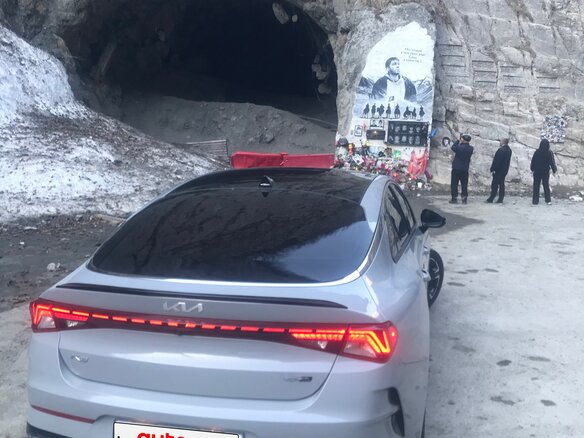 2021 Kia K5 III, серый, 2950000 рублей - вид 4