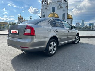 2011 Skoda Octavia II (A5) Рестайлинг, серый, 810000 рублей, вид 4