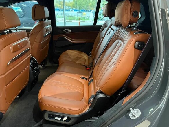 2026 BMW X7 40d I (G07) Рестайлинг, серый, 17900000 рублей - вид 7