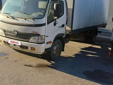 2011 Hino Series 300 (Dutro), белый, 1800000 рублей, вид 5