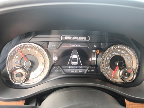 2022 Ram 1500 Quad Cab IV (DS/DJ), чёрный, 8050000 рублей - вид 9