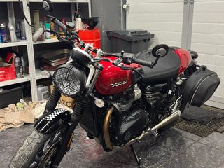 2019 Triumph Street Twin, красный, 700000 рублей, вид 1
