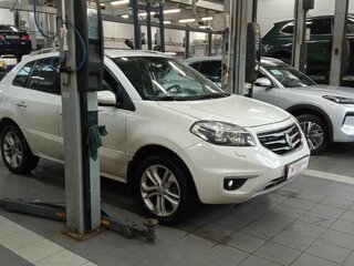 2013 Renault Koleos I Рестайлинг 2, белый, 950000 рублей, вид 2