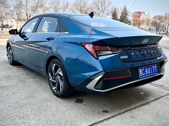 2023 Hyundai Elantra N Line VII (CN7) Рестайлинг, синий - вид 3