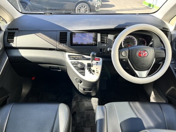 2016 Toyota ISis I Рестайлинг, белый, 1031000 рублей - вид 14