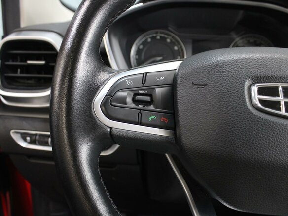2020 Geely Coolray I, красный, 1760000 рублей - вид 11