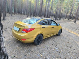 2012 Hyundai Solaris I, золотистый, 730000 рублей, вид 4