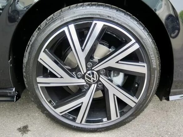 2023 Volkswagen Golf VIII, чёрный - вид 7