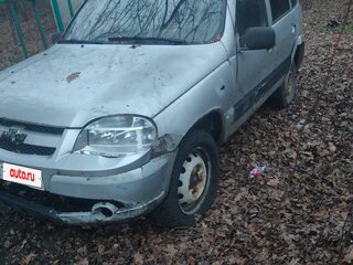2005 Chevrolet Niva I, серебристый, 150000 рублей, вид 1