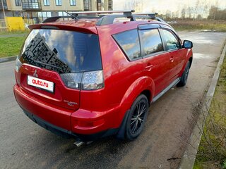 2011 Mitsubishi Outlander II Рестайлинг, красный, 930000 рублей, вид 4