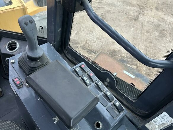 2017 John Deere WL56, жёлтый, 3350000 рублей - вид 15