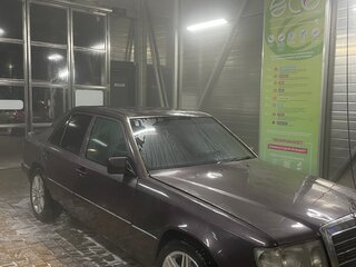 1992 Mercedes-Benz W124 230 5-speed, фиолетовый, 220000 рублей, вид 5