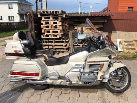 1997 Honda GL 1500 Gold Wing, белый, 550000 рублей, вид 3