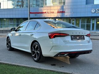 2022 Skoda Octavia IV (A8), белый, 2330000 рублей, вид 4