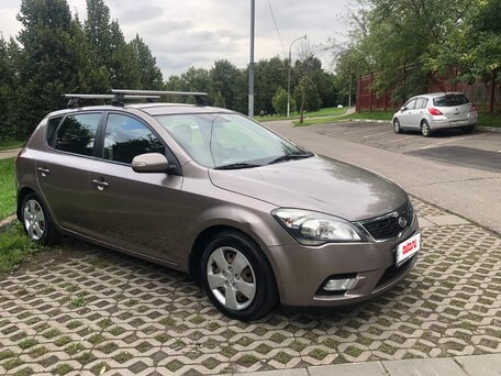 2011 Kia Ceed I Рестайлинг, бежевый, 750000 рублей, вид 5