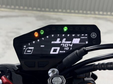 2019 Yamaha MT-09 (FZ-09), серый, 1090000 рублей, вид 3