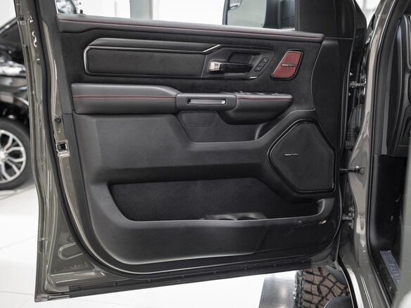 2025 Ram 1500 RHO V Рестайлинг, зелёный, 12953911 рублей - вид 4