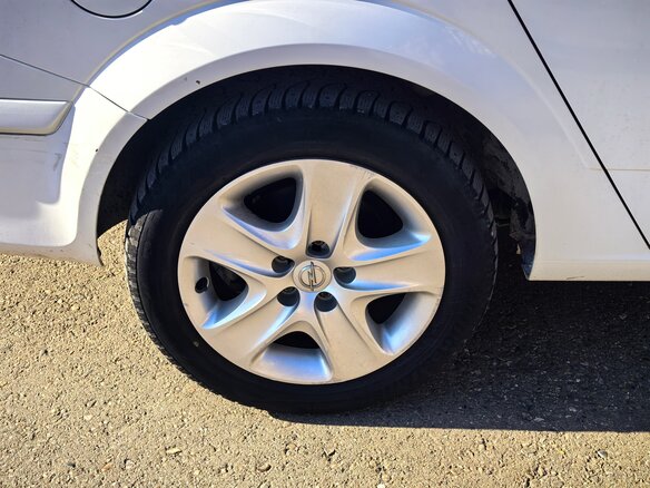 2013 Opel Astra H Рестайлинг, белый, 750000 рублей - вид 15