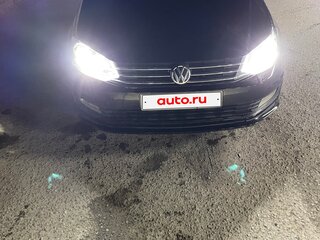 2016 Volkswagen Polo V Рестайлинг, чёрный, 999000 рублей, вид 2