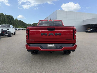 2026 Ram 1500 Crew Cab eTorque V Рестайлинг, красный, 5689872 рублей, вид 4