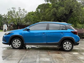 2021 Toyota Yaris L X XP150 Рестайлинг, синий, 1040000 рублей, вид 4