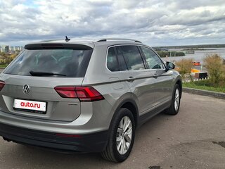 2020 Volkswagen Tiguan II, серый, 2490000 рублей, вид 4