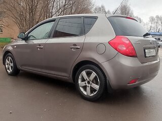 2009 Kia Ceed I, бежевый, 580000 рублей, вид 3