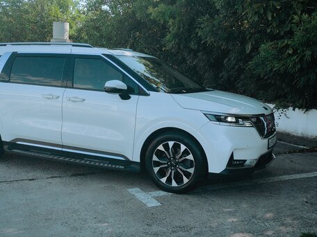 2020 Kia Carnival IV, белый, 3580000 рублей, вид 4