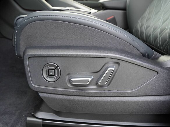 2026 Audi Q5 L III (GU), чёрный, 6450000 рублей - вид 12