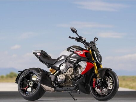 2025 Ducati Diavel V4, белый, 3800000 рублей, вид 1