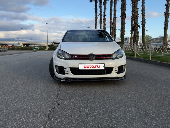 2010 Volkswagen Golf GTI VI, белый - вид 2