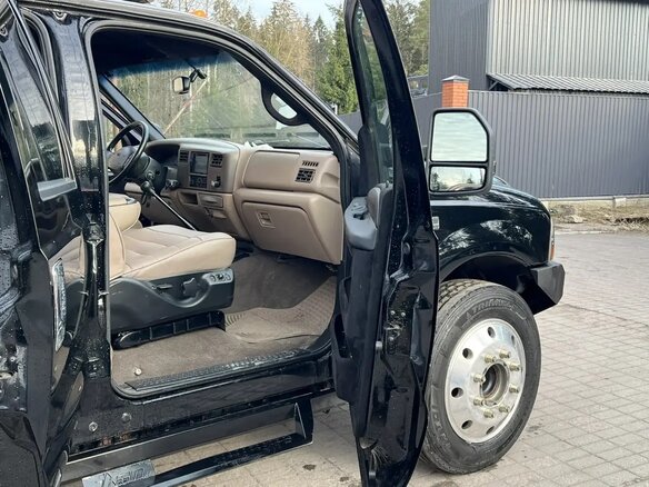 2005 Ford F-250, чёрный, 1800000 рублей - вид 11