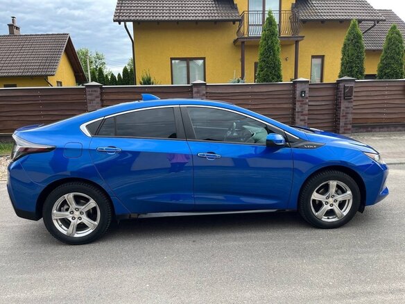 2017 Chevrolet Volt II, синий, 1220000 рублей - вид 4