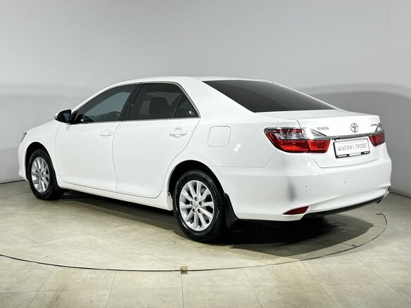 2016 Toyota Camry VII (XV50) Рестайлинг, белый - вид 9