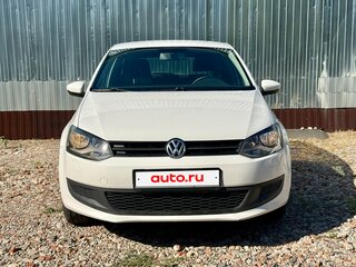 2010 Volkswagen Polo V, белый, 650000 рублей, вид 2