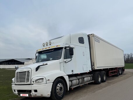 2000 Freightliner Century Class, белый, 1450000 рублей, вид 1